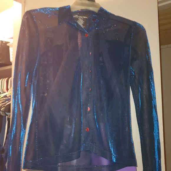 No Boundaries Shimmering Blue Blouse with Red Button - Picture 1 of 2